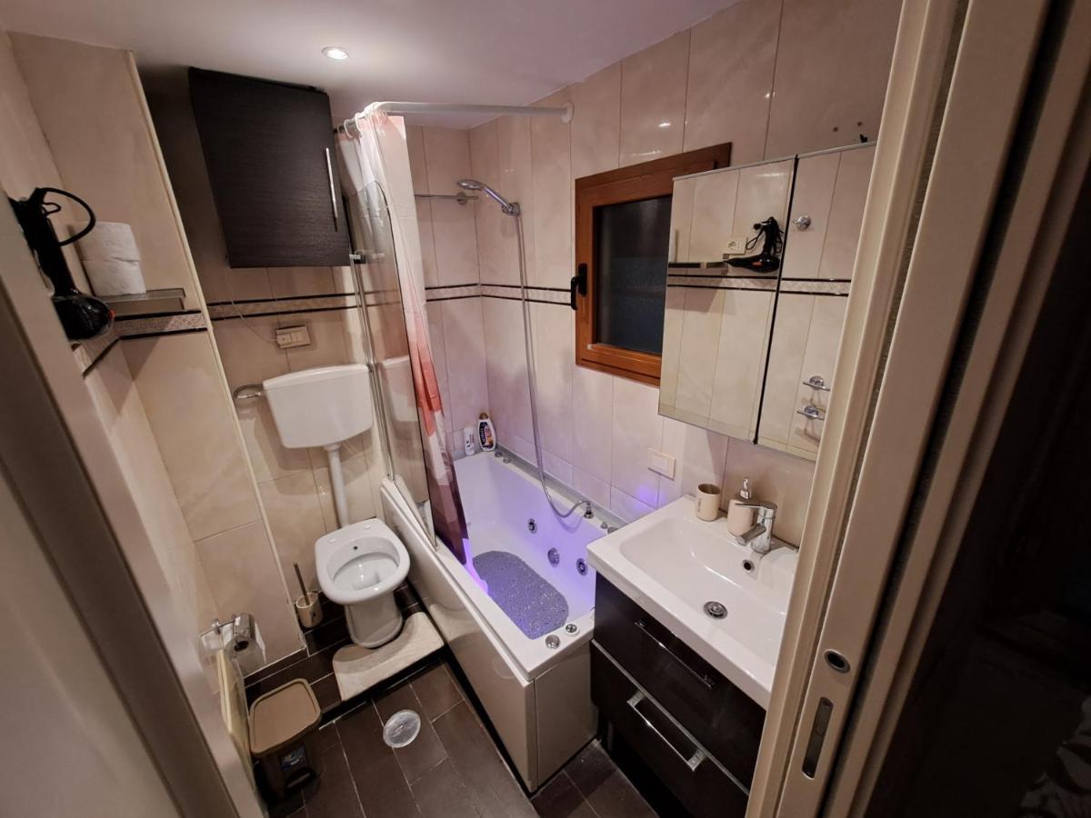 Aircraft Services Rooms Napels Buitenkant foto